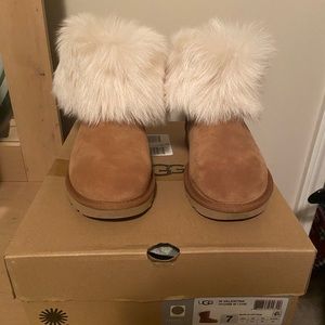 ***UGG***